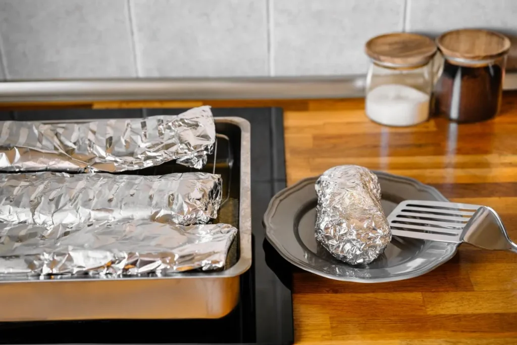 Perbedaan Metalized Sticker dengan Aluminium Foil
